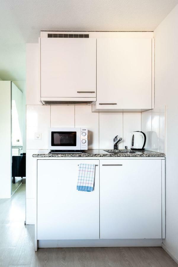 Iq130 Guesthouse Цюрих Екстериор снимка